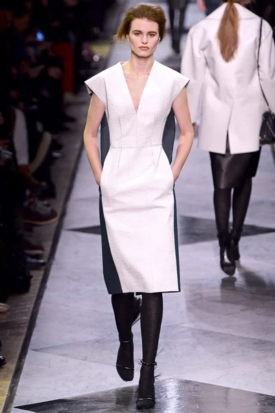 Look 24